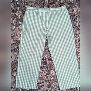 Jones New York Signature green and white Gingham cropped pants size 16